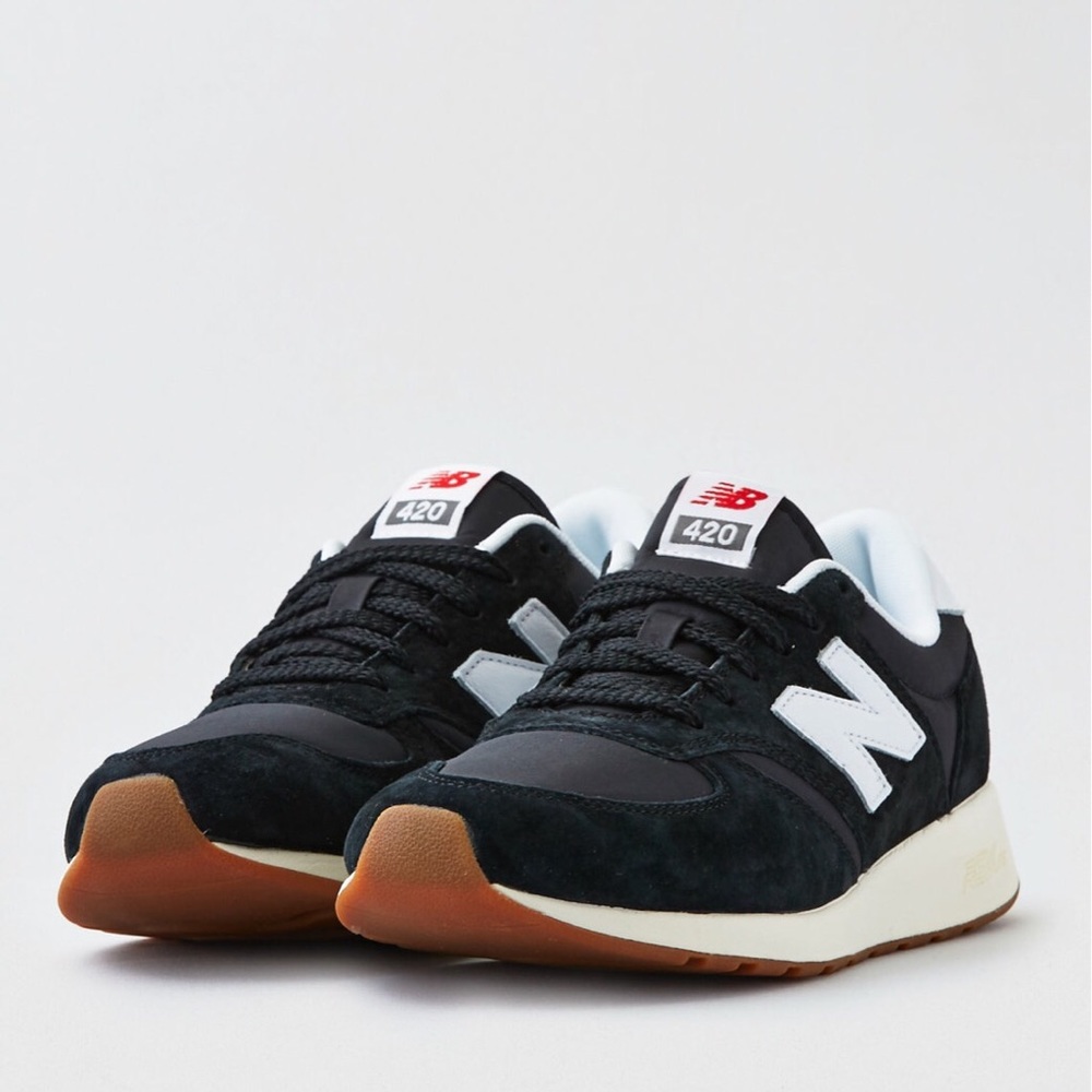 Men’s black New Balance trainers 420 line